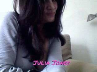 Julia_Jones