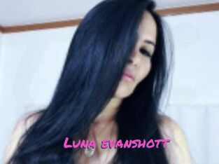 Luna_evanshott