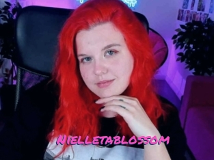 Nielletablossom